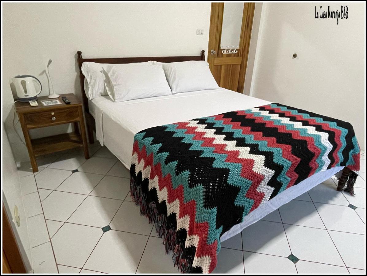 La Casa Naranja Bed And Breakfast Олон Экстерьер фото