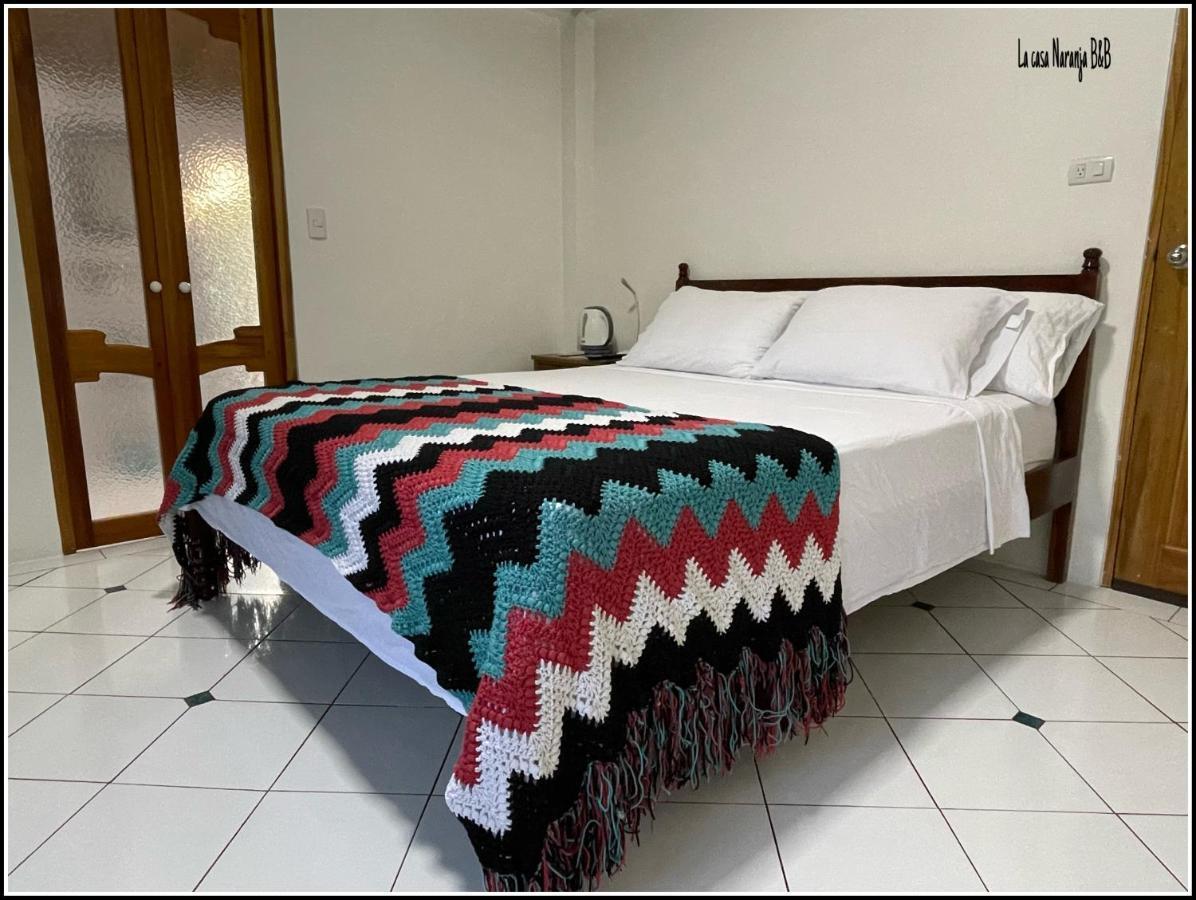 La Casa Naranja Bed And Breakfast Олон Экстерьер фото